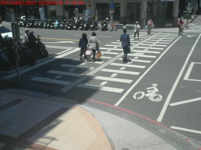 高雄水情淹水即時影像：十全一路與自由一路口 cctv 監視器 即時交通資訊