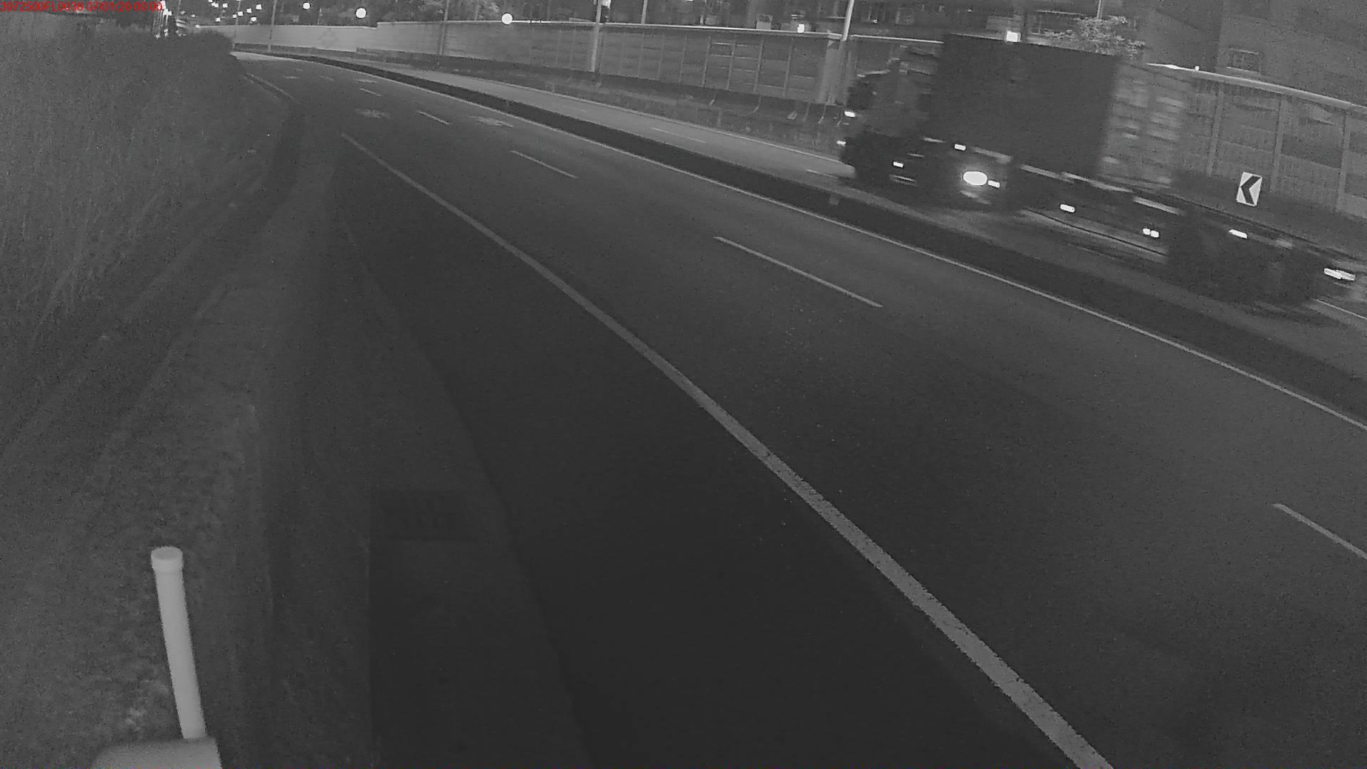 高雄水情淹水即時影像：國道末端-大型貨車道 cctv 監視器 即時交通資訊