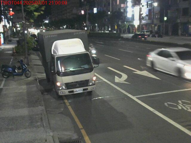 高雄水情淹水即時影像：建國路與文衡路口 cctv 監視器 即時交通資訊